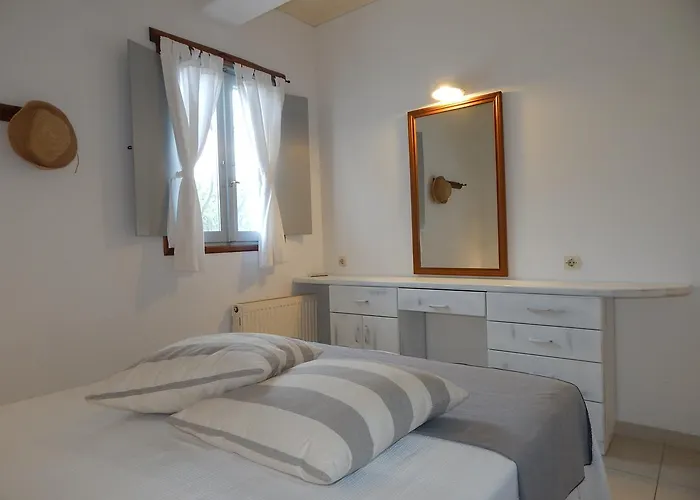 Paros Apartments *
